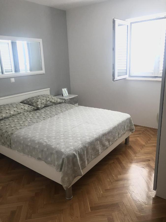 Apartments With A Parking Space Makarska - 18170 Εξωτερικό φωτογραφία